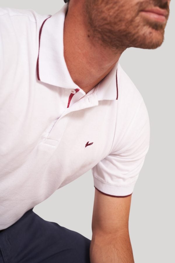 Chomba blanca detalle en cuello Els