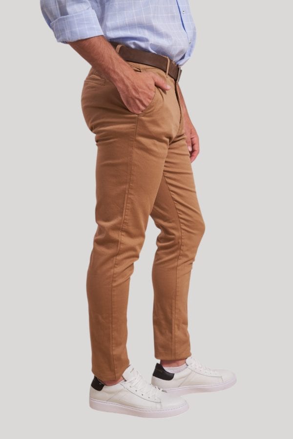 Pantalón chino camel Detroit C
