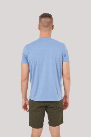 Remera de algodón color celeste