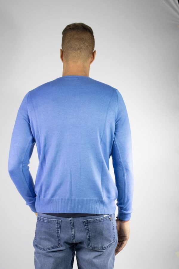 Sweater azul aéreo cuello redondo Windsor
