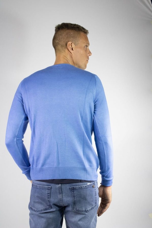 Sweater azul aéreo cuello redondo Windsor