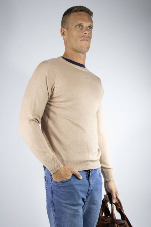Sweater beige cuello redondo