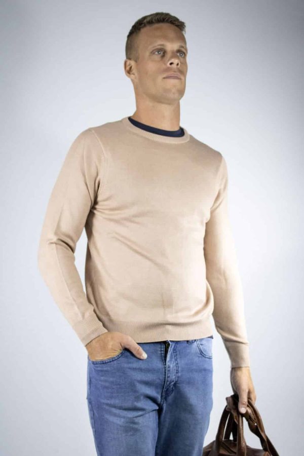 Sweater beige cuello redondo
