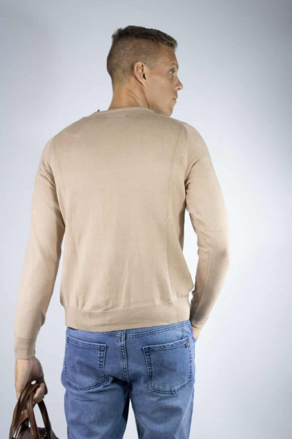 Sweater beige cuello redondo