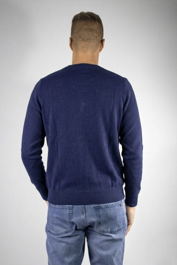 Sweater azul marino cuello redondo
