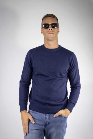 Sweater azul marino cuello redondo