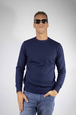 Sweater azul marino cuello redondo