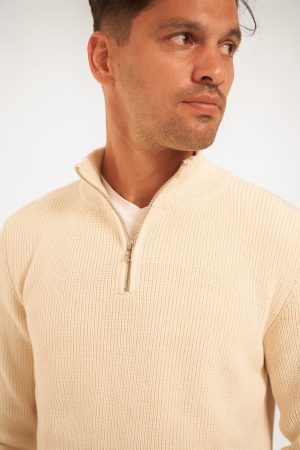 Sweater color crudo medio cierre Chelsea