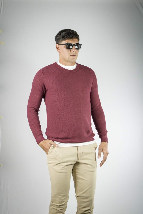 Sweater bordo cuello redondo