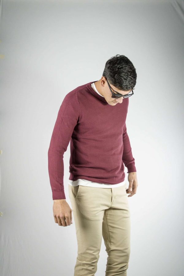 Sweater bordo cuello redondo