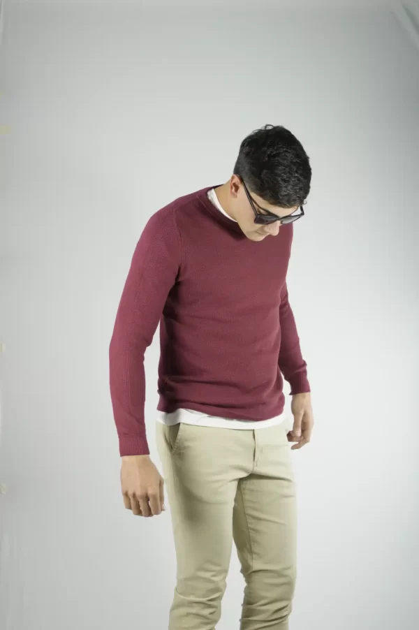 Sweater bordo cuello redondo