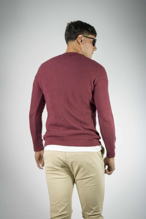 Sweater bordo cuello redondo