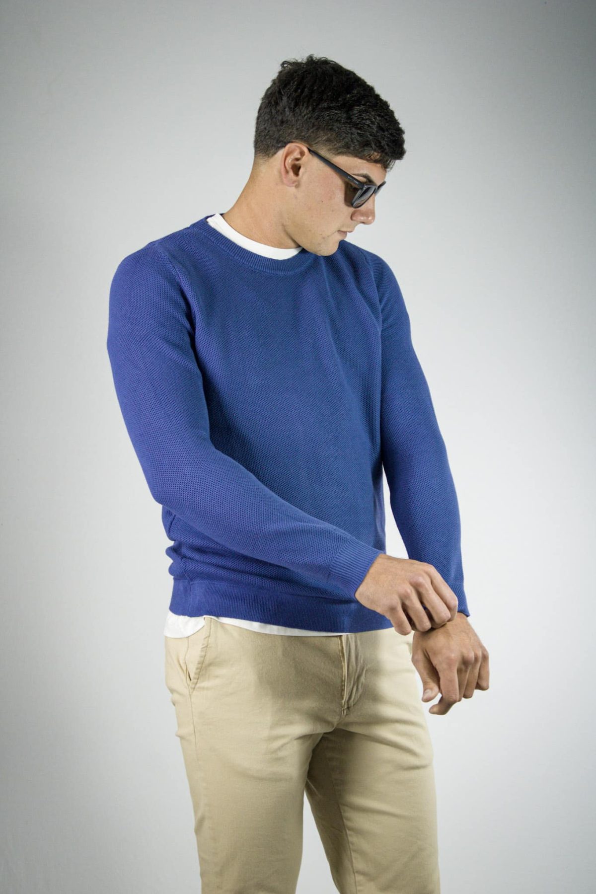 Sweater azul cuello redondo