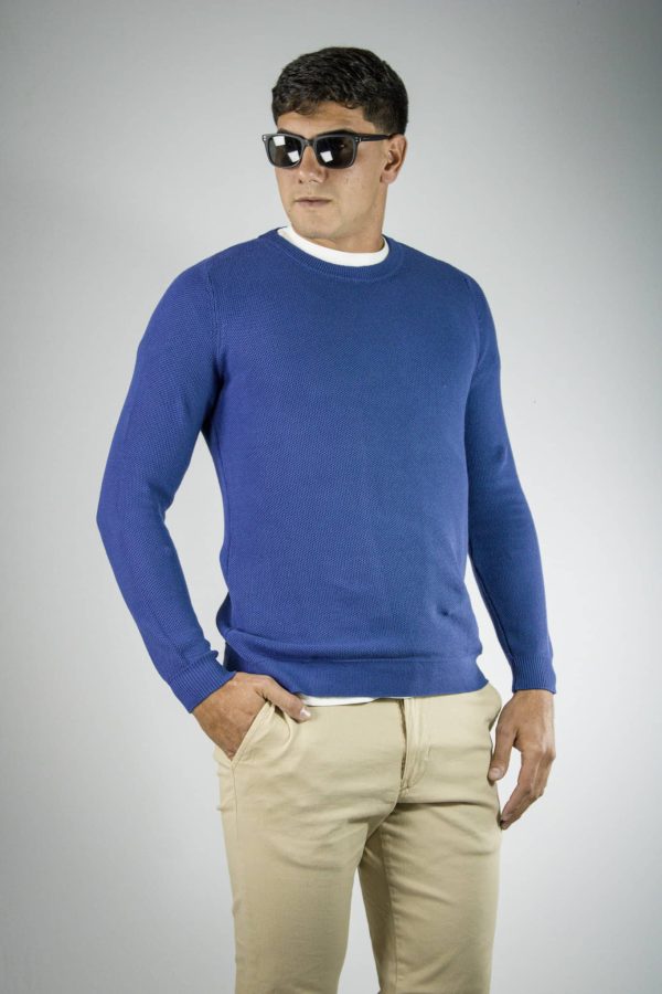 Sweater azul cuello redondo