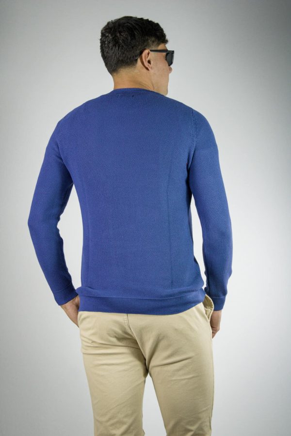 Sweater azul cuello redondo