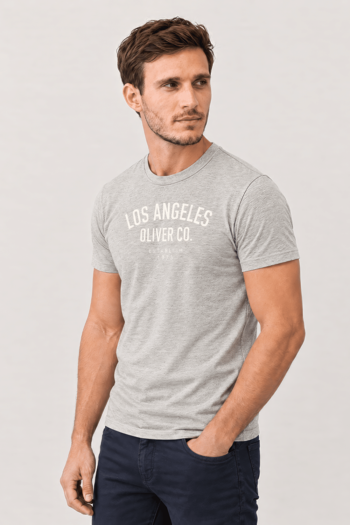 Remera color gris estampada