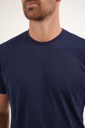 Remera azul marino tela premium