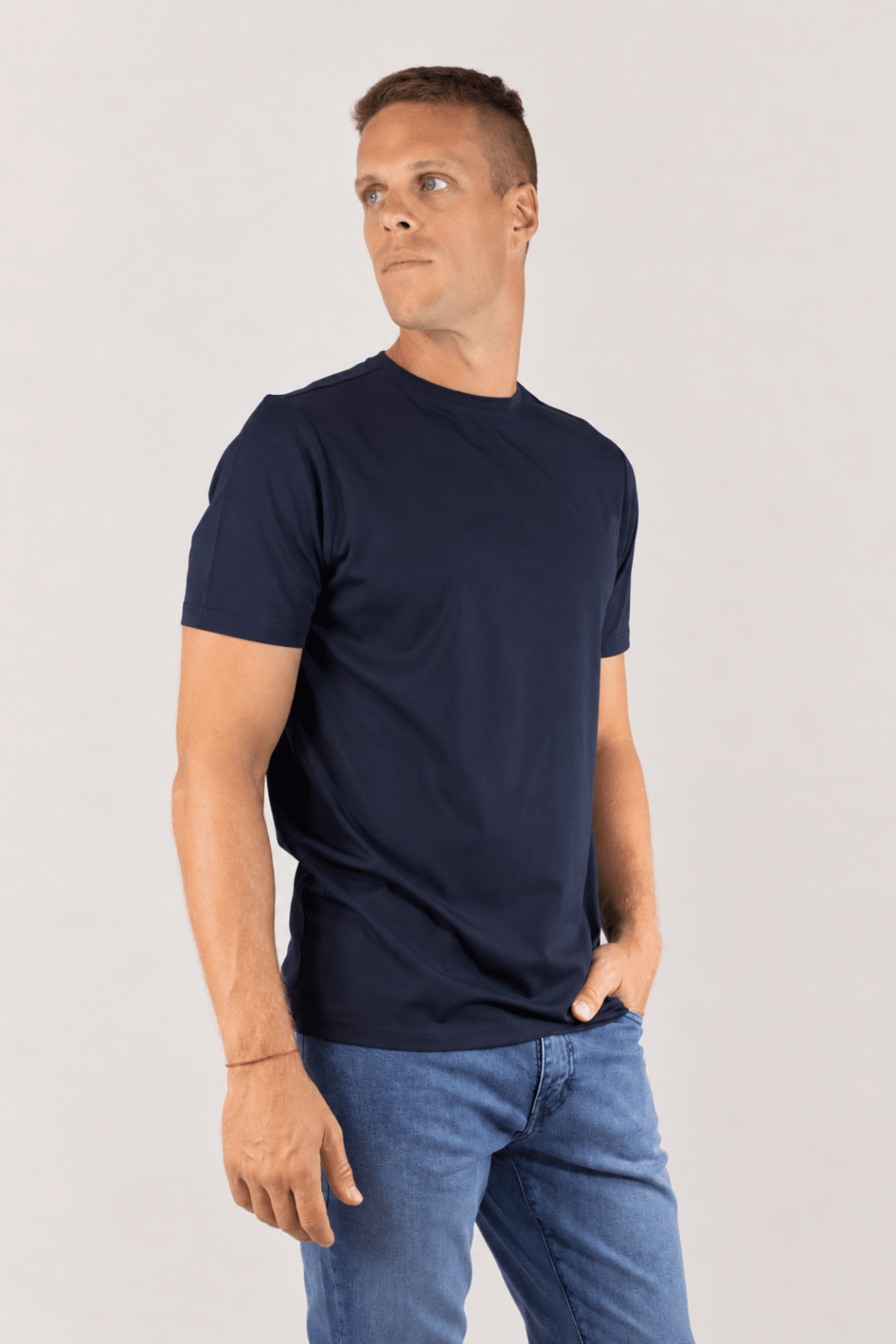 Remera azul marino tela premium