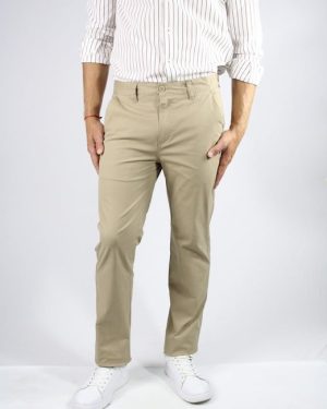 Pantalón chino color beige