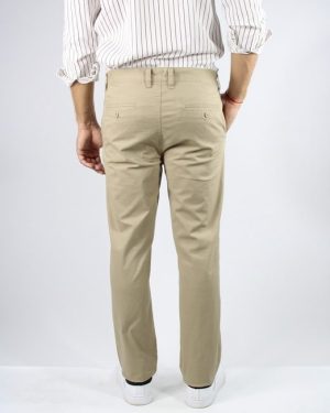 Pantalón chino color beige