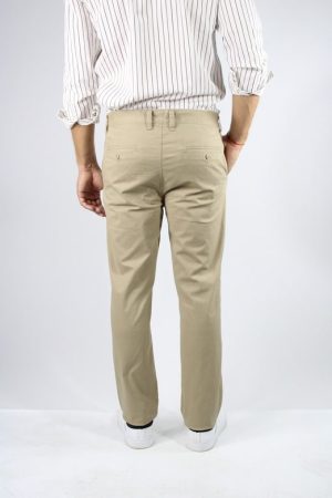 Pantalón chino color beige
