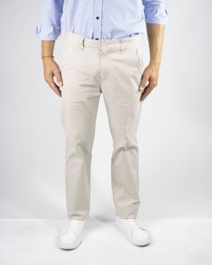 Pantalón chino color beige claro