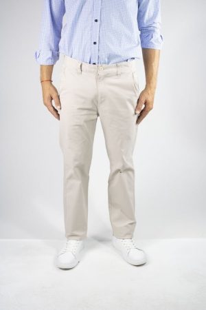 Pantalón chino color beige claro