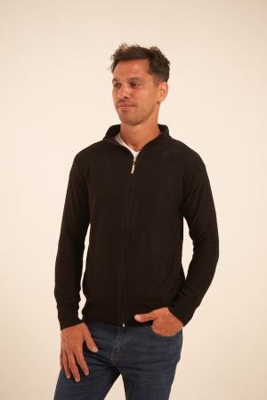 Campera tejida con cierre negra