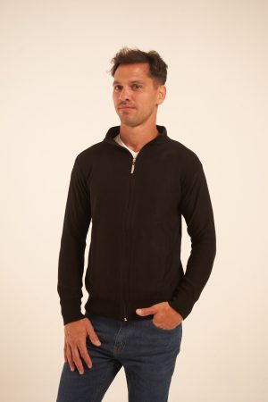 Campera tejida con cierre negra