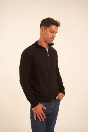 Campera tejida con cierre negra