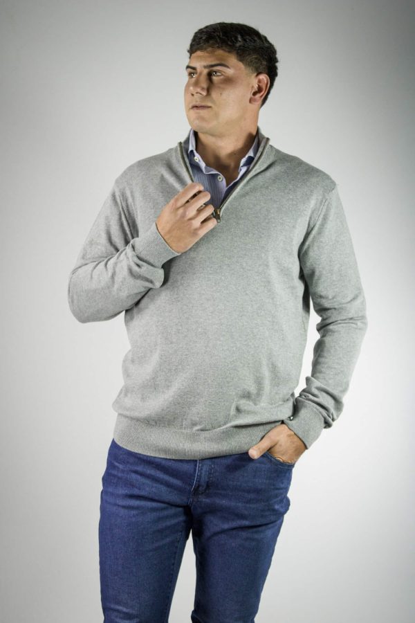 Sweater medio cierre gris melange
