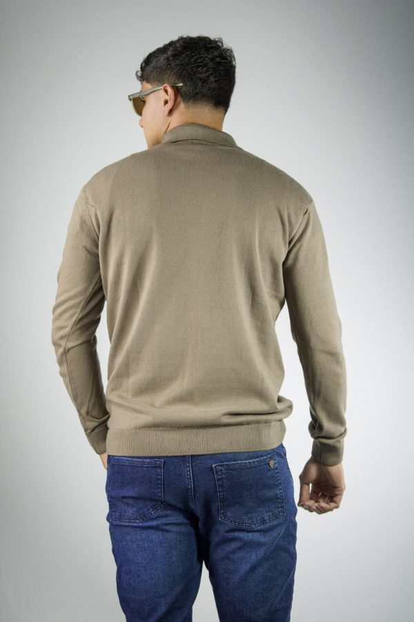 Sweater con cuello tipo chomba habano
