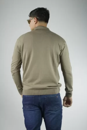 Sweater con cuello tipo chomba habano