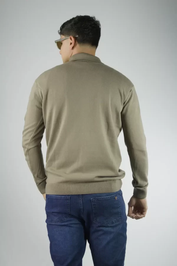Sweater con cuello tipo chomba habano