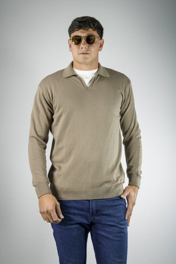 Sweater con cuello tipo chomba habano