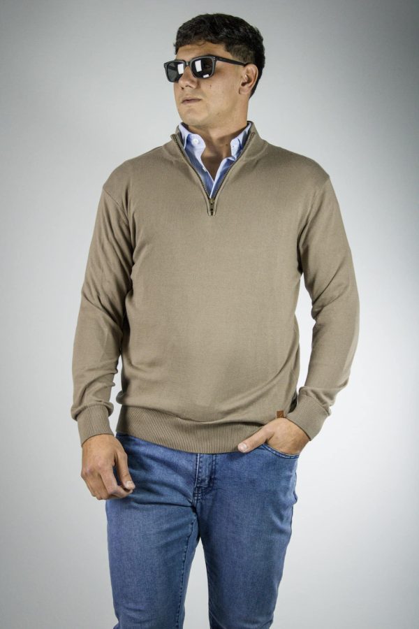 Sweater medio cierre habano