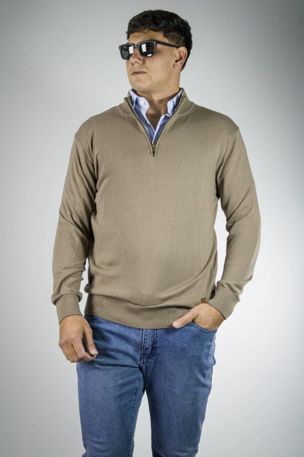 Sweater medio cierre habano