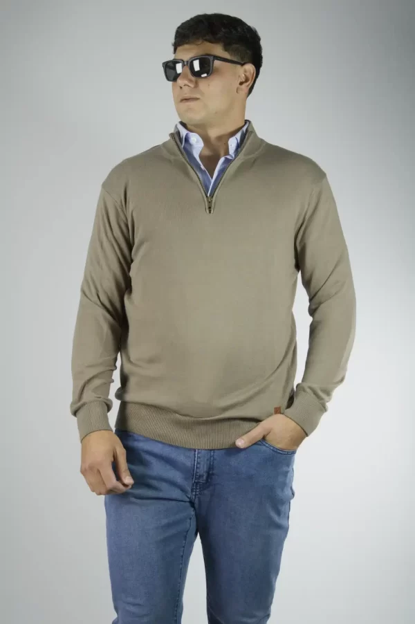 Sweater medio cierre habano