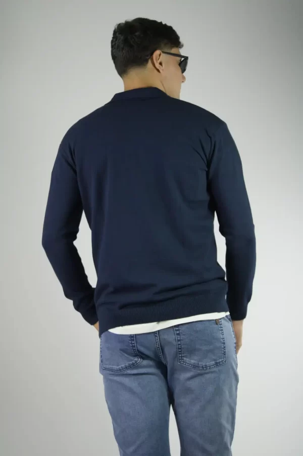Sweater con cuello tipo chomba azul