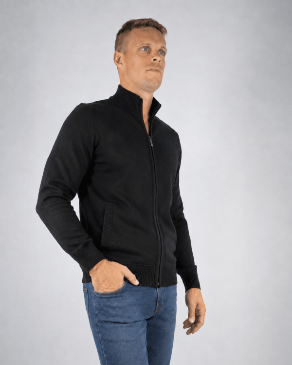 Campera tejida negra con cierre