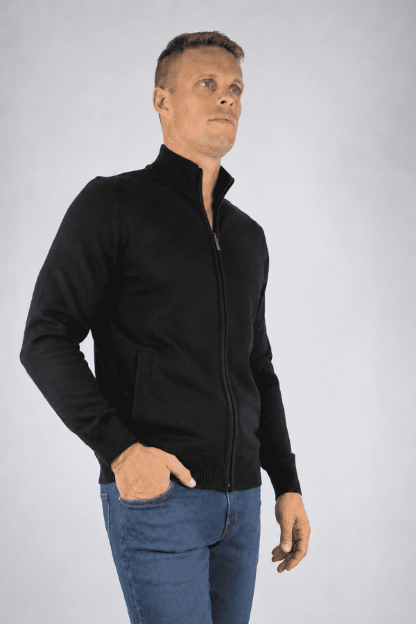 Campera tejida negra con cierre