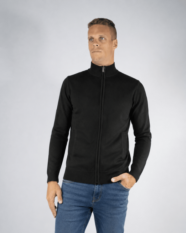 Campera tejida negra con cierre